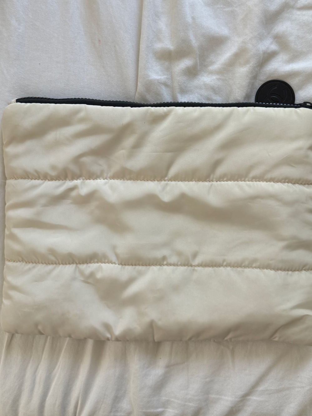 CHANEL Beauty Puffer Beauty bag - Picture 4 of 4